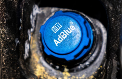 Když v autě dojde AdBlue: Proč motor odmítne nastartovat a jak se tomu vyhnout