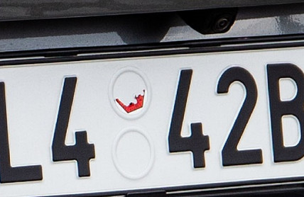 Červená známka na SPZ končí. Termín STK si budete muset hlídat online 