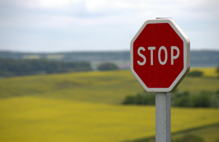 Nejen červená, už i stopka. Kamery budou hlídat, jestli řidiči opravdu zastavili