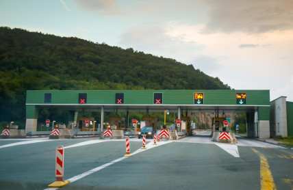 Chorvatsko spouští bezbariérové mýto, závory končí. Jak na nový systém?